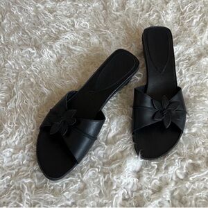 Dockers Black Leather Heeled Slides/Sandals Sz 11 Flower Detail